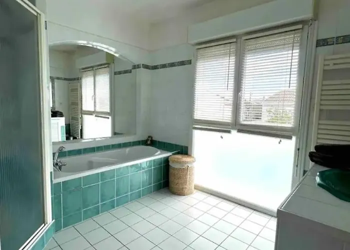 Villa Mars Yourhosthelper